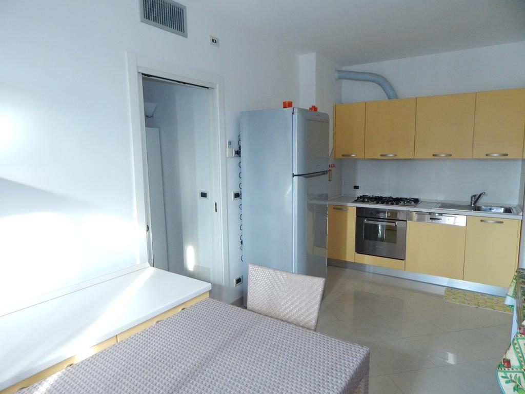 Residence La Perla Finale Ligure Room photo